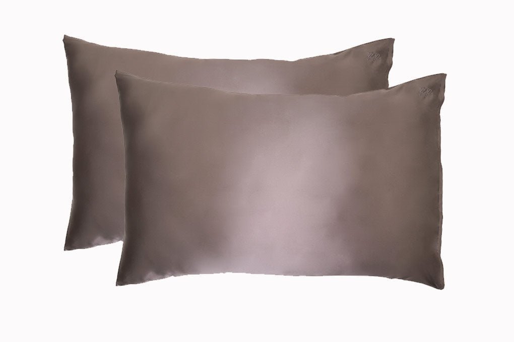 Grey mulberry silk pillowcase set. The r and r collective.
